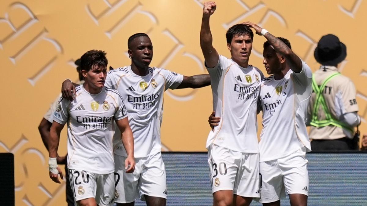 Gonzalo celebra el primer gol del Real Madrid