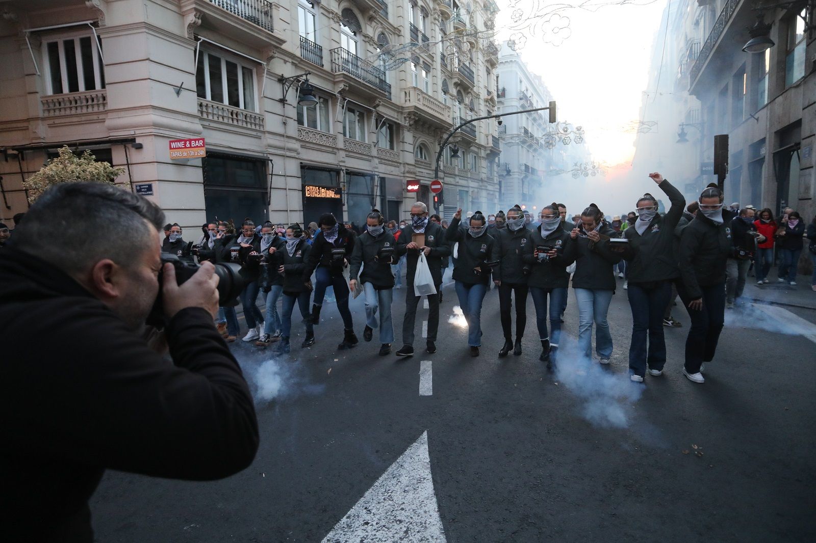 Las imágenes de la Macrodespertà de hoy anuncian la inminente llegada de las Fallas 2024