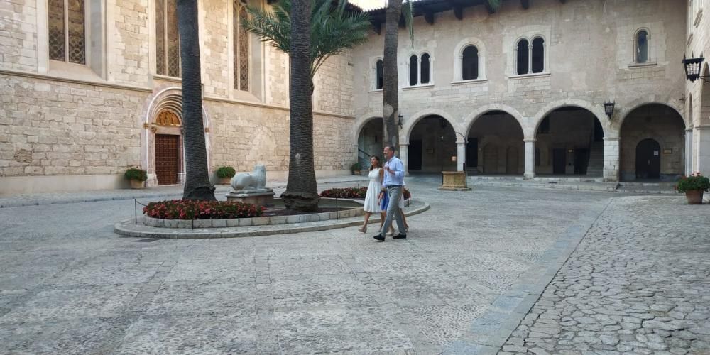 Posado de la Familia Real en el palacio de la Almudaina de Palma