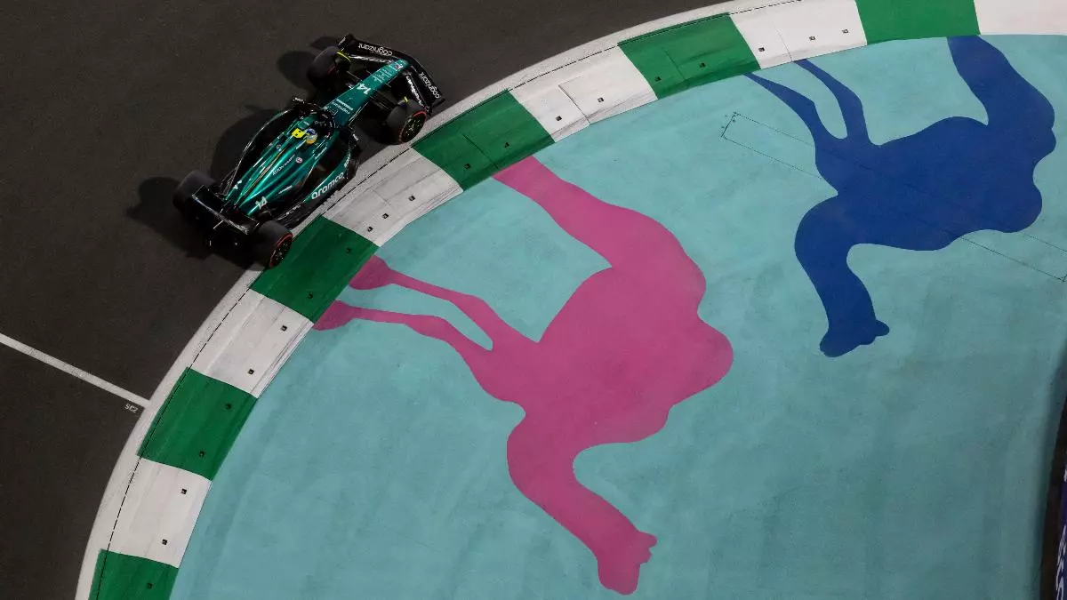 Horarios F1 del GP de Arabia 2025: a qu谷 hora y d車nde ver los Libres 2 con Alonso y Sainz en Jeddah