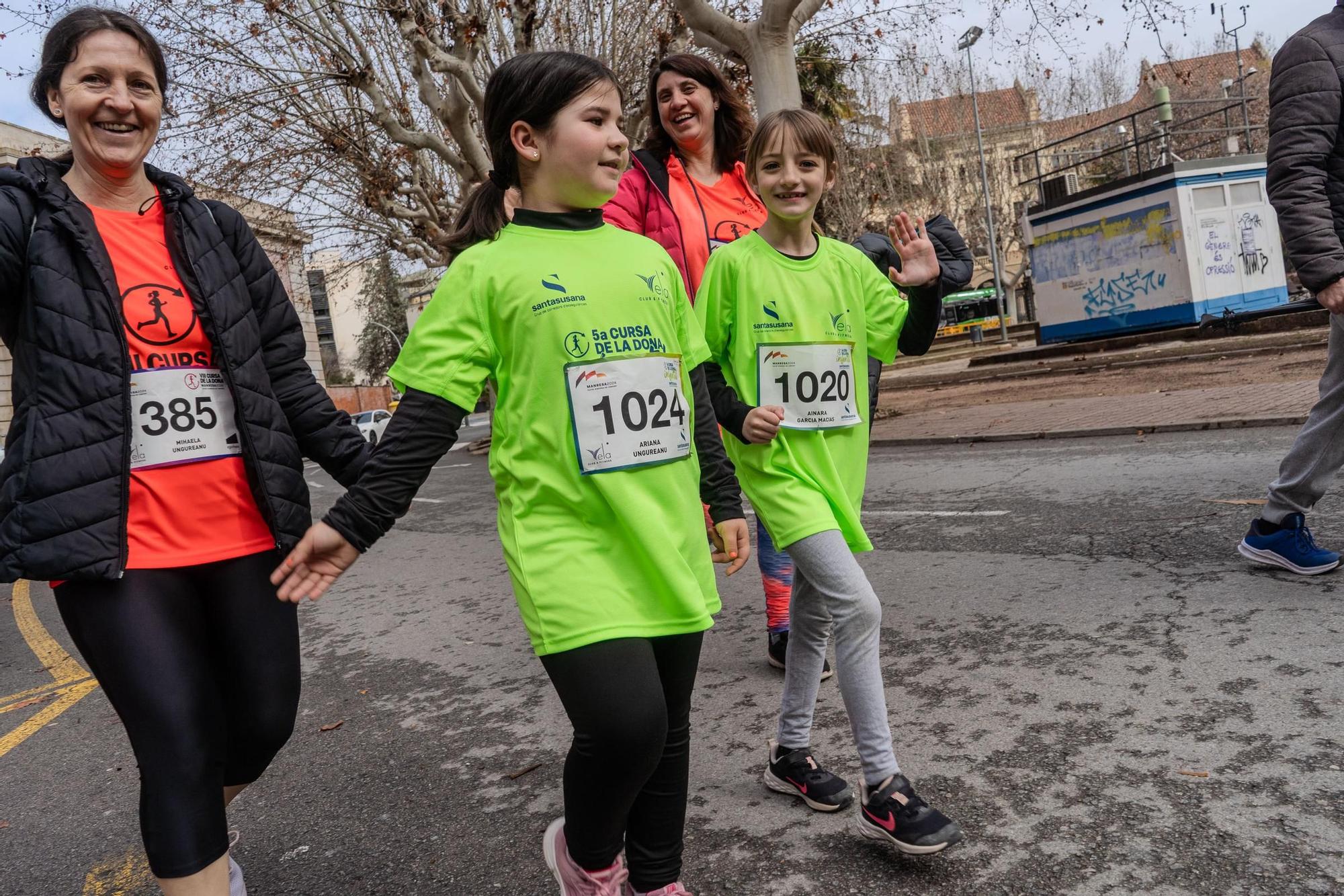 Busca't a les fotos de la Cursa de la Dona de Manresa 2024