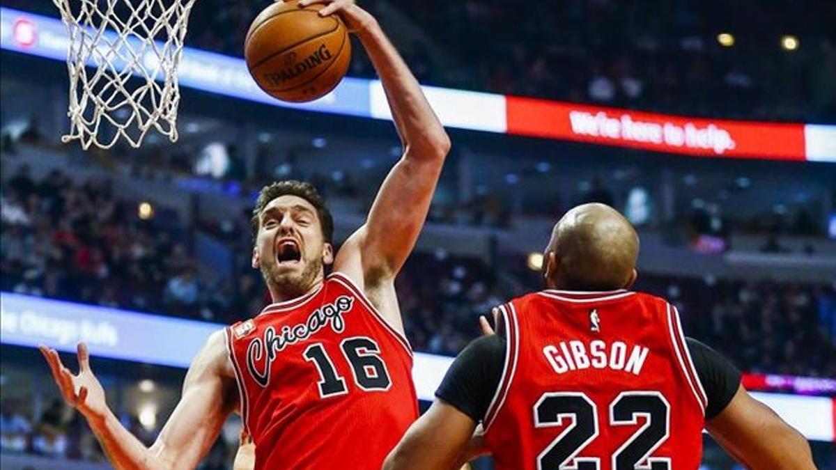 Pau Gasol firmó un partidazo ante los Pistons