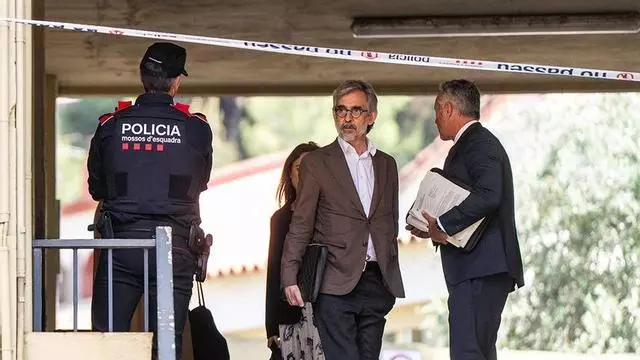 El abogado de Jonathan Andik llega a los juzgados de Martorell