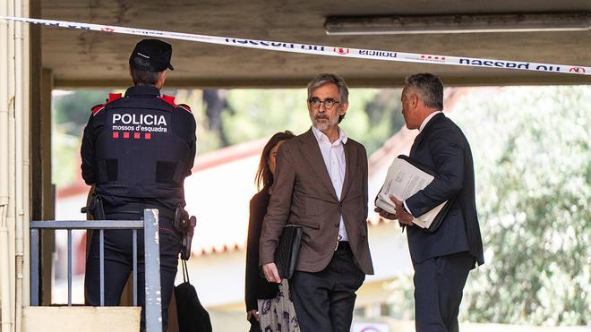 El abogado de Jonathan Andik llega a los juzgados de Martorell