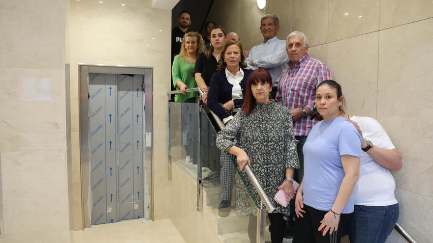 El impago de una vecina deja sin ascensor durante un año a un edificio de ocho plantas