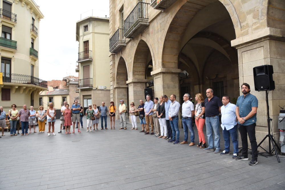 Manresa fa cinc minuts de silenci en record de les víctimes del 17-A