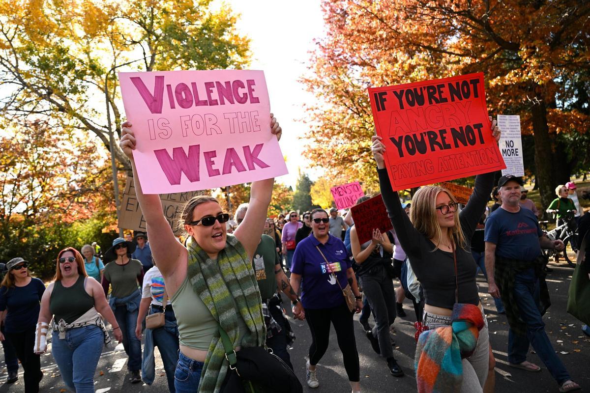 Pancartas en la protesta contra la violencia de género en Australia