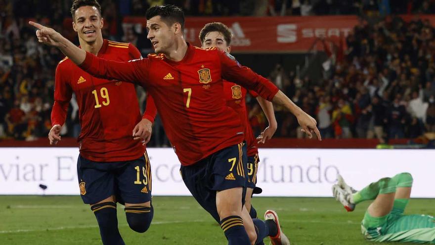 El Rey y Sánchez felicitan a la selección