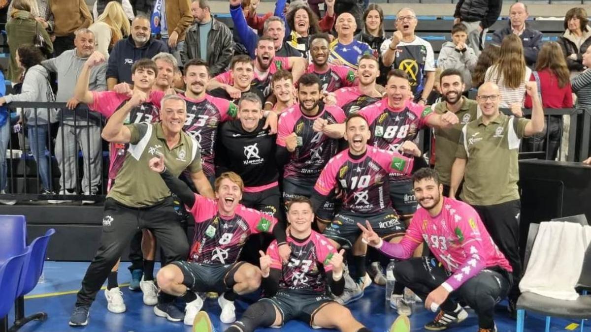 El Ángel Ximénez celebra la victoria en la cancha del Granollers.