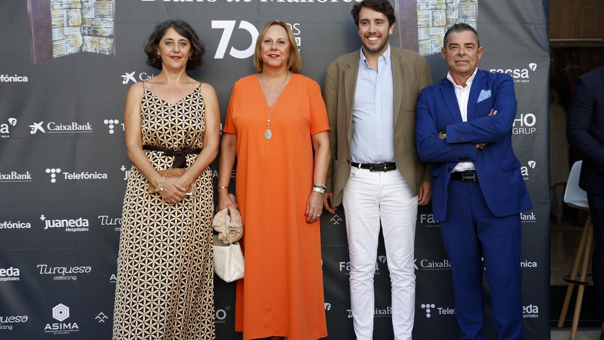 Marisa Goñi, directora Diario de Mallorca; Antònia Jaume Femenias; Gori Jaume, presidente Joves Empresaris; y Alberto González, comercial Diario de Mallorca.