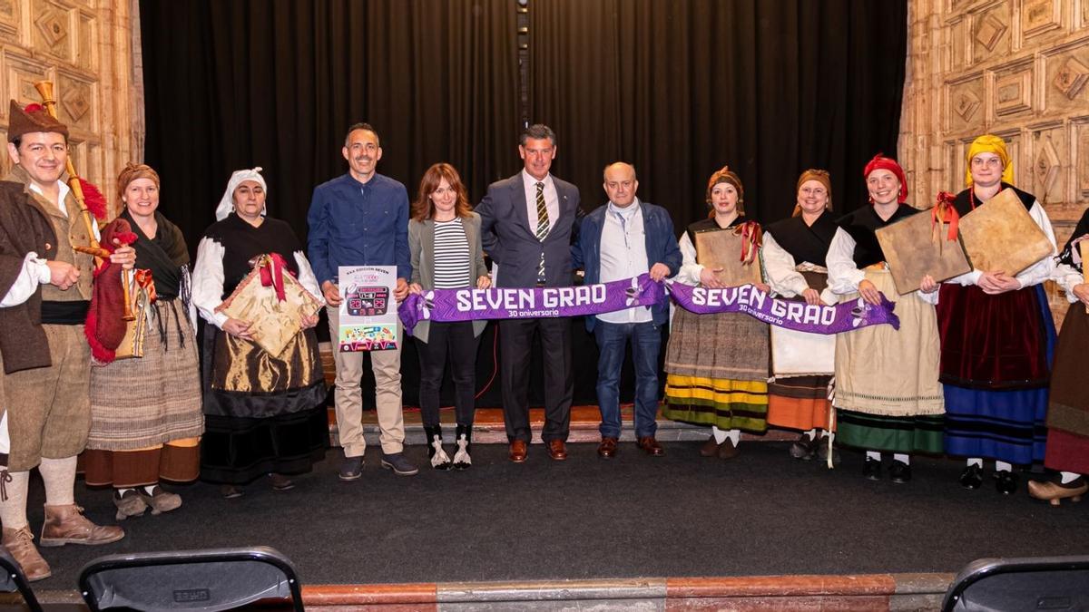 La presentación del XXX Seven Nortseco Villa de Grado, en imágenes