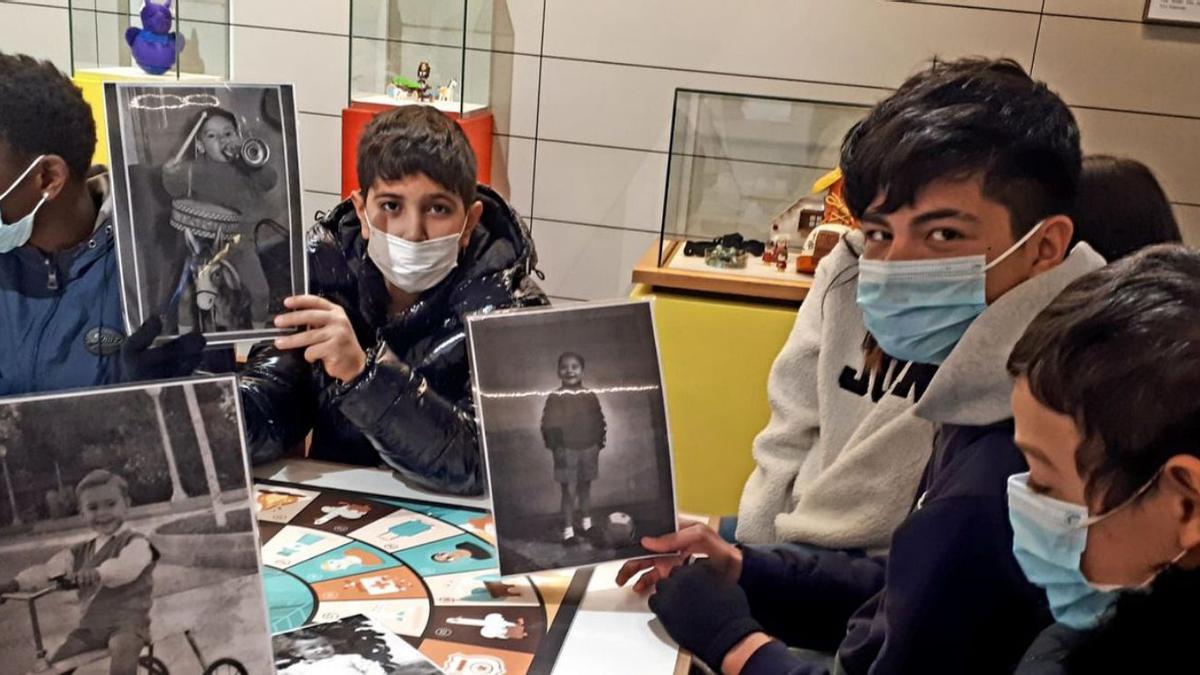 Alumnes del Ramon Muntaner han fet visites al Museu del Joguet per preparar el material