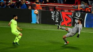 aguasch48060250 liverpool  england   may 07   the sun out  the sun on sunday190508132615