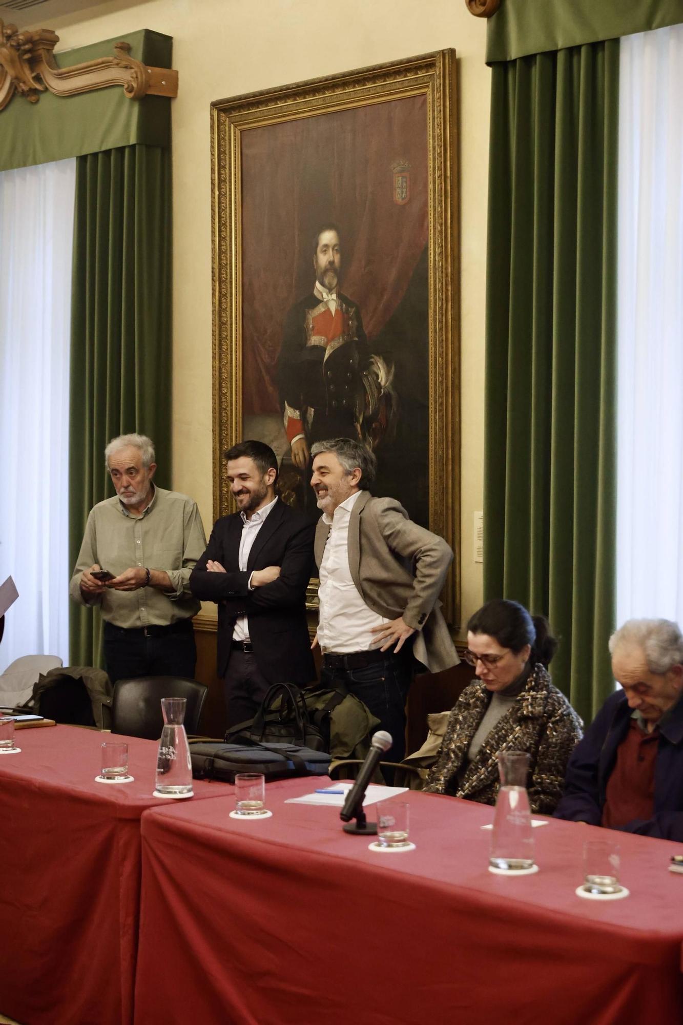 Así fue el tenso Consejo Social por Naval Gijón (en imágenes)