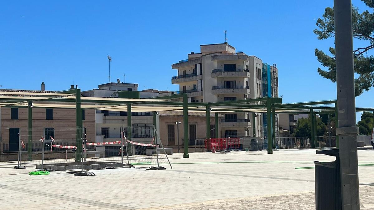 Una imagen de las obras que se ejecutan en la Plaça Mallorca.