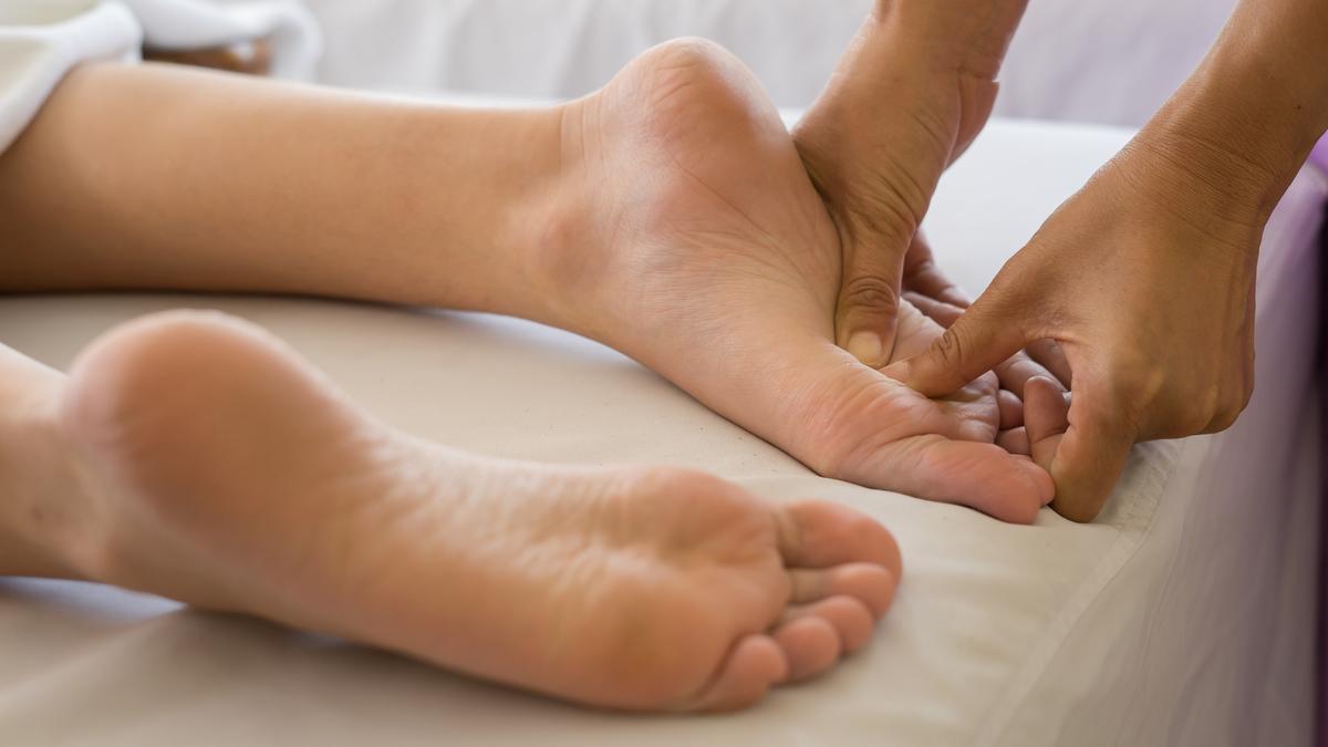 Amazon rebaja el masajeador portátil que te hará olvidar lo que es el dolor de pies en segundo