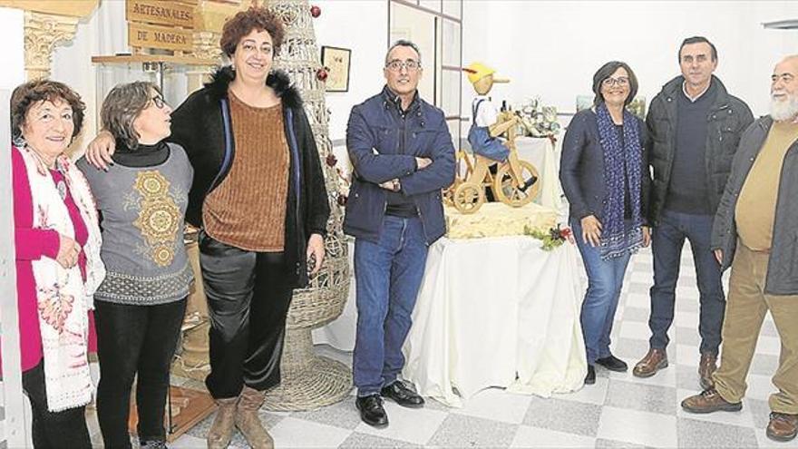 SOLANO SALIDO CELEBRA un NUEVO mercado NAVIDEÑO DE ARTESANÍA EN MONTILLA