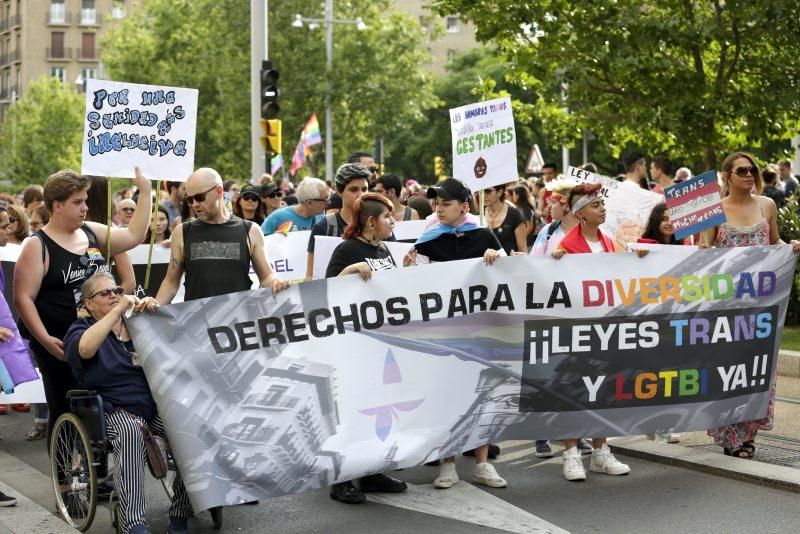 "Orgulloxos y libres". Manifestación del Orgullo en Zaragoza