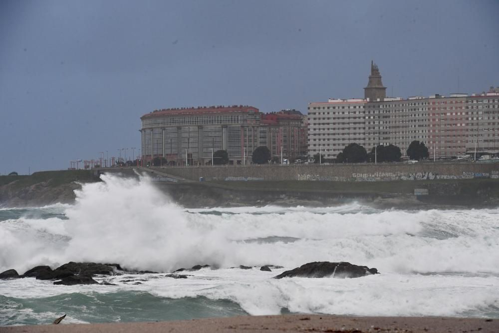 Temporal con alerta roja en la costa de A Coruña