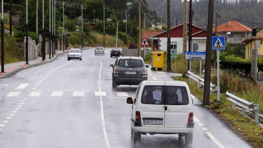 Carretera de Sanxenxo a Samieira a su paso por Bordóns. // Gustavo Santos