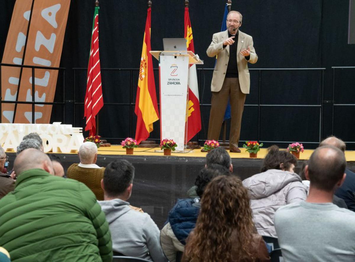 Conferencia de Ernesto Guzmán | Jose Luis Fernández