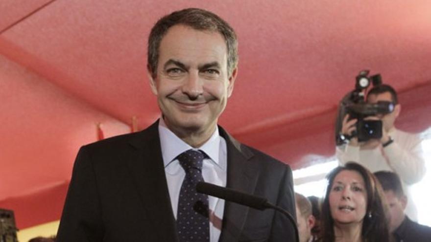 Zapatero califica de &quot;paso importante&quot; la reforma de los tratados de la UE