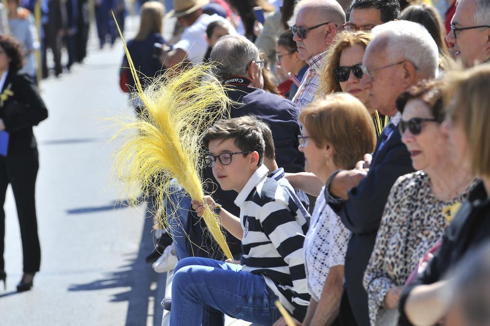 El calor es el gran protagonista en la procesión del Domingo de Ramos en Elche