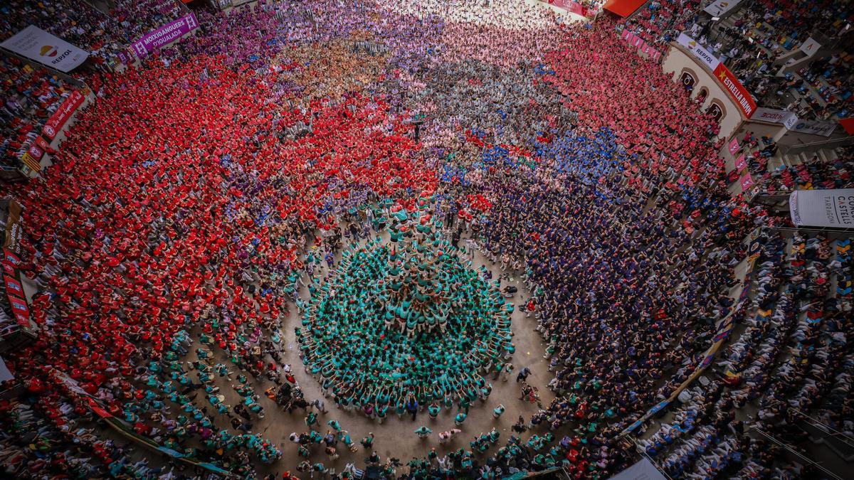 El peu del 9 de 9 dels Castellers de Vilafranca en la quarta ronda del Concurs de Castells