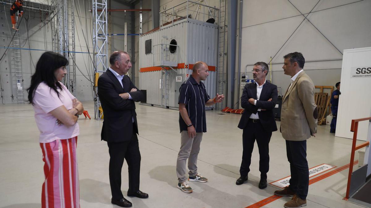Visita del viceconsejero de Industria a la empresa Fire &amp; Safety, en el Pepa.