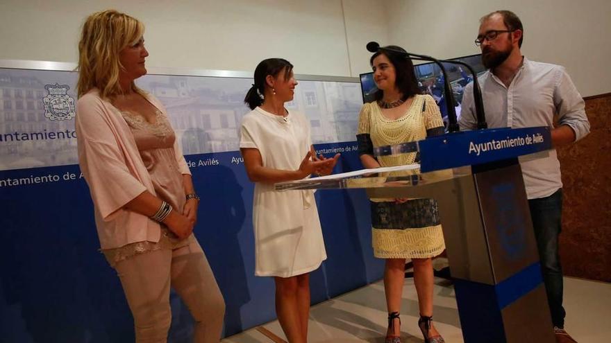 Por la izquierda, Mónica Alonso, Cristina Heredia, Yolanda Alonso y Nicolás Alonso, ayer.