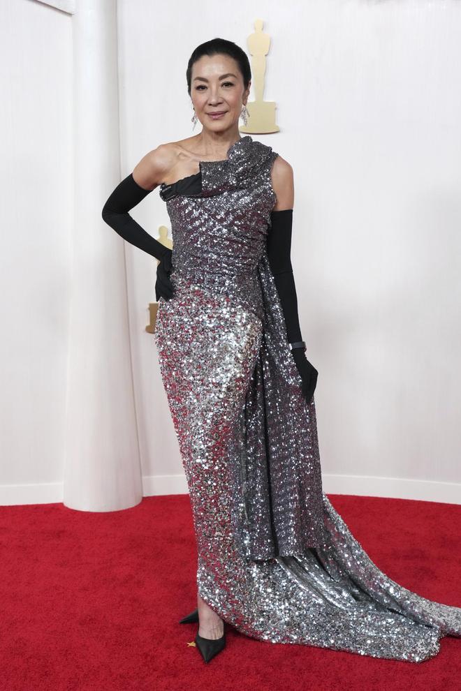 Michelle Yeoh, en la alfombra roja de los Premios Oscar 2024.