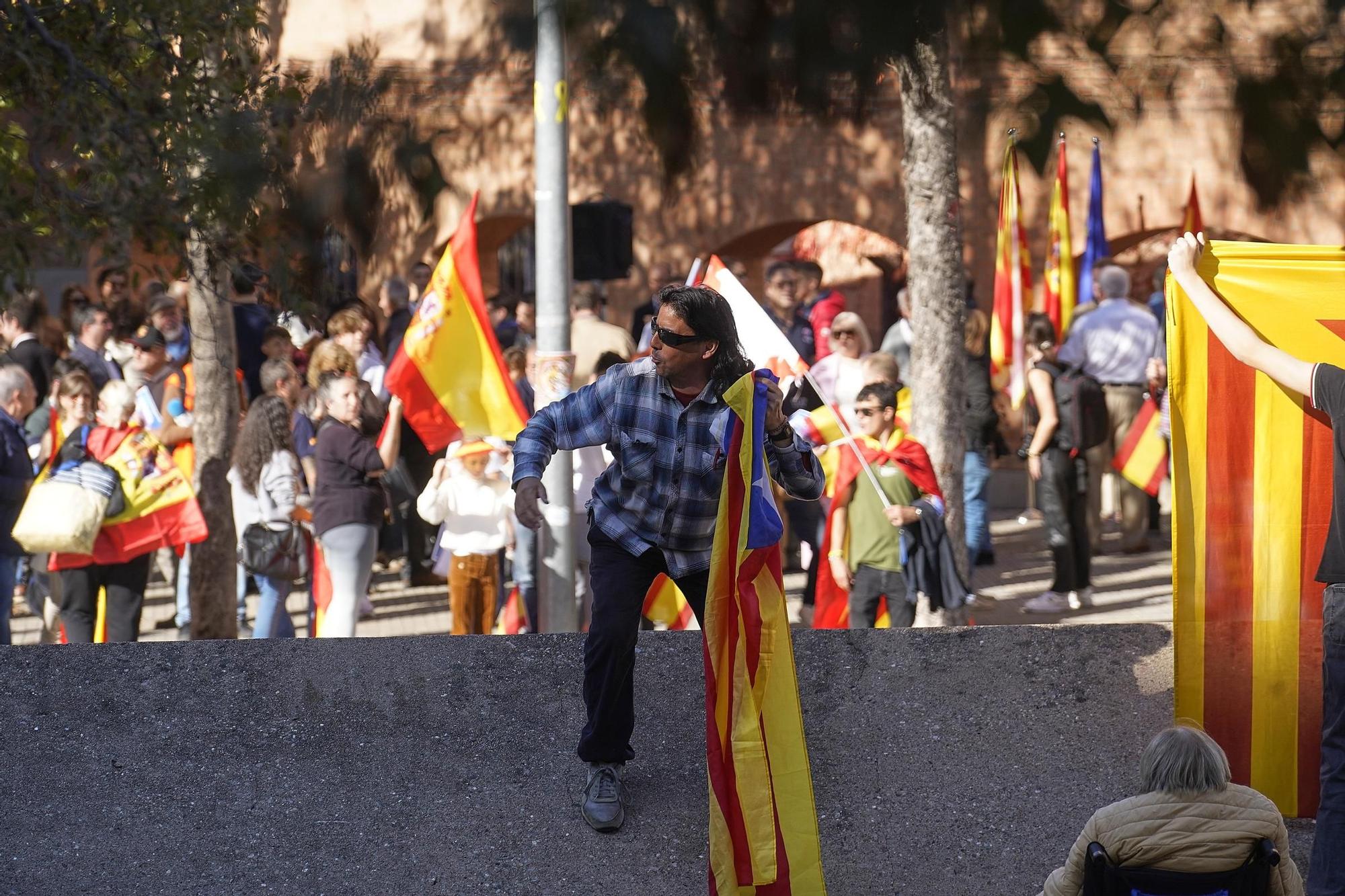 La manifestació contra l'amnistia a Girona, en fotos