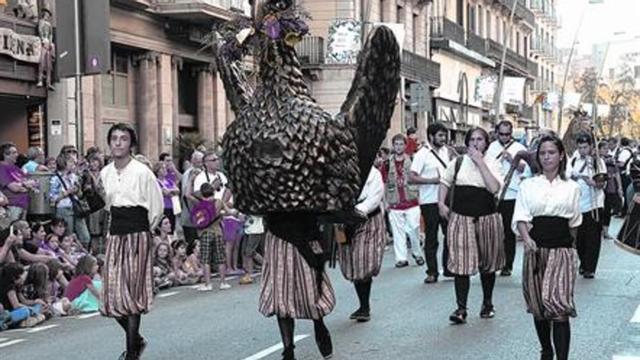 Durante la Mercè 8El Àliga de la Ciutat, en un pasacalles de la Associació de Festes de la Plaça Nova.