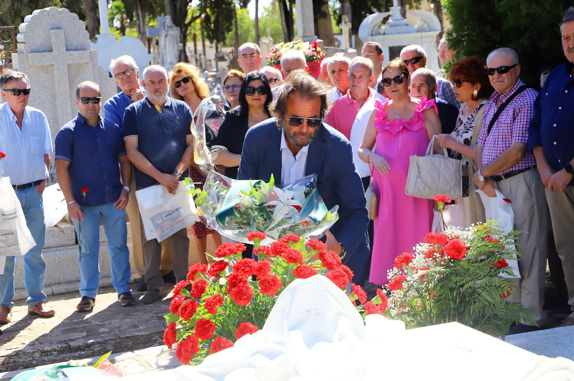 Ofrenda floral a Manolete