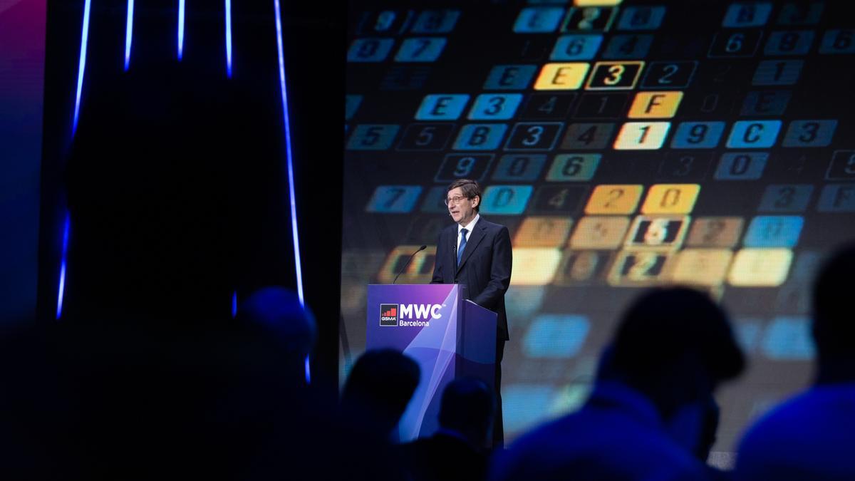 El presidente de CaixaBank, José Ignacio Goirigolzarri, en el Mobile World Congress 2022.