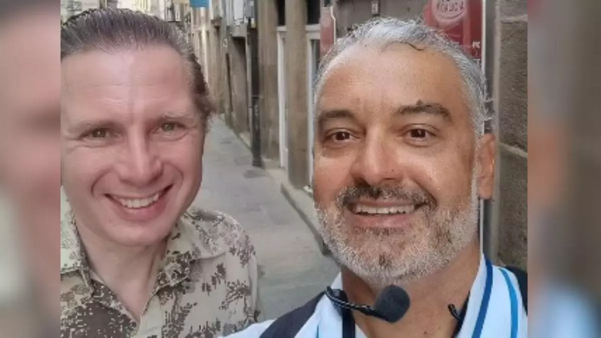 Encuentra y saluda al líder de una de las bandas del cartel de O Son do Camiño: «You are legends»