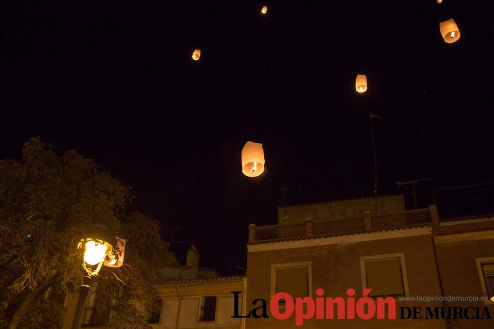 Farolillos solidarios y llegada de Papa Noel en Ca