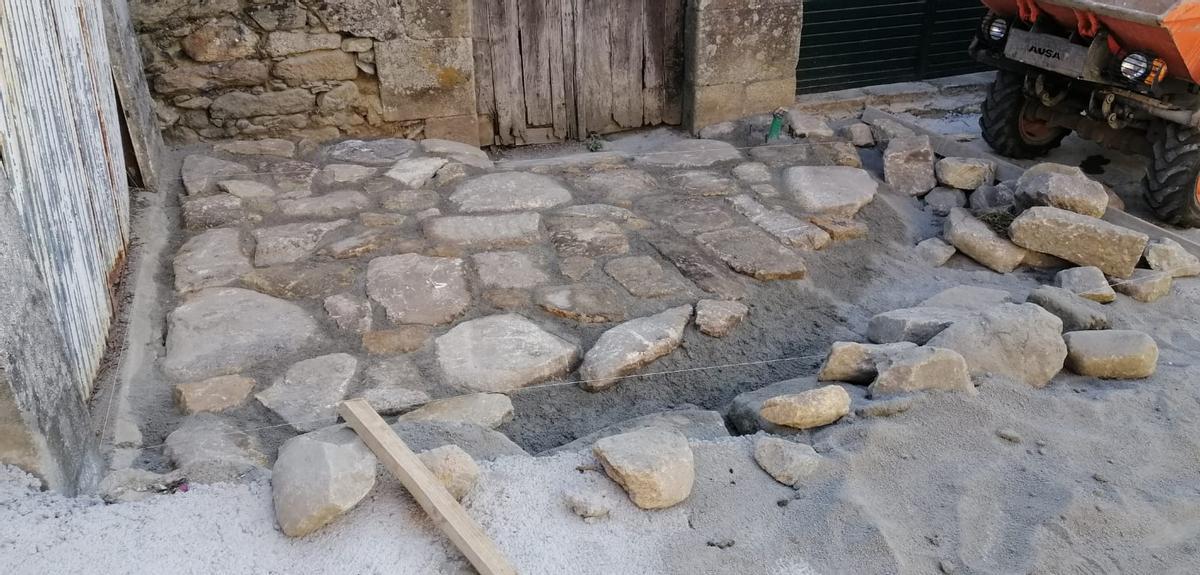 Uno de los lugares donde apareció el antiguo enlosado en Ermelo.