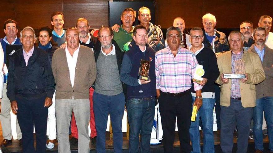 Participantes en el XI Torneo de golf &quot;Bajo Nalón&quot;, disputado en Los Balagares.