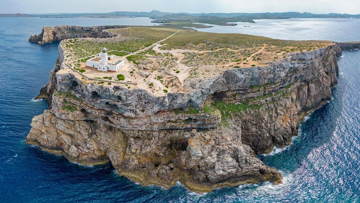 Esta es una de las rutas más bonitas de Menorca.