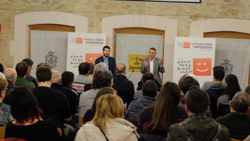 Jordi Pla y Rafa Climent durante el acto celebrado en Cocentaina.