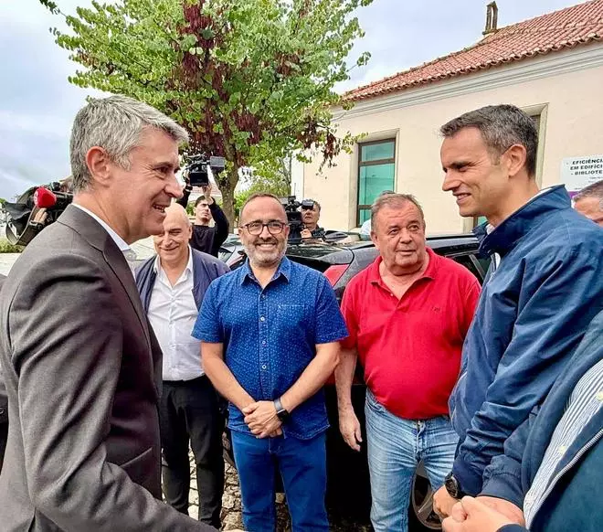 Galería | Visita a Nisa para conocer los avances del puente de Cedillo
