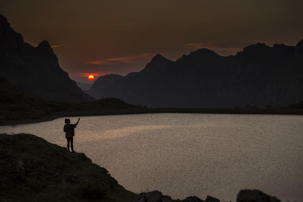 Los lagos de Asturias a plena noche