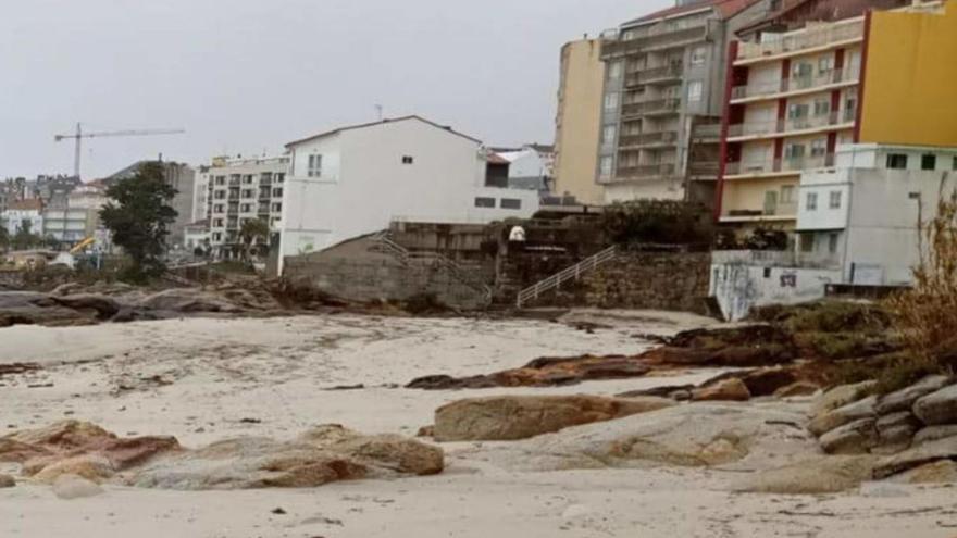 Proyectan de nuevo movimientos de arena en A Carabuxeira y Lavapanos a la espera de su plena regeneración