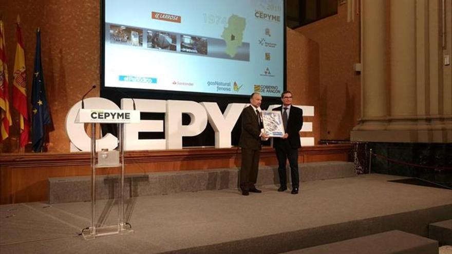 Larrosa Arnal recibe un premio de Cepyme