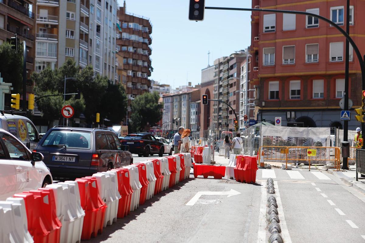 Imagen de las obras que impiden el giro hacia la avenida de Valencia.