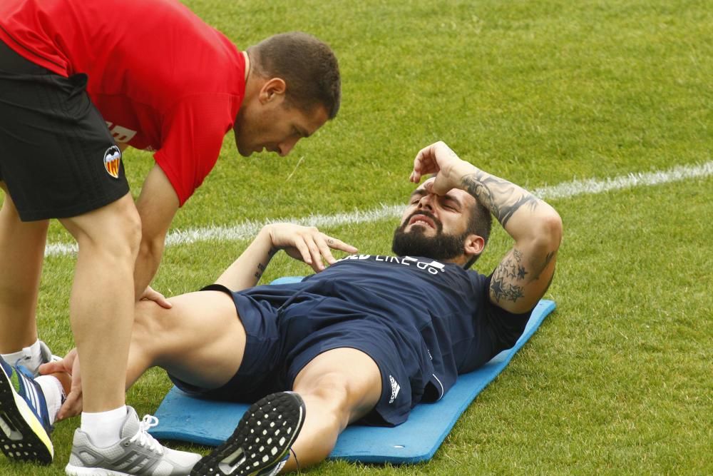 Intenso entrenamiento del Valencia en Évian-les-Bains