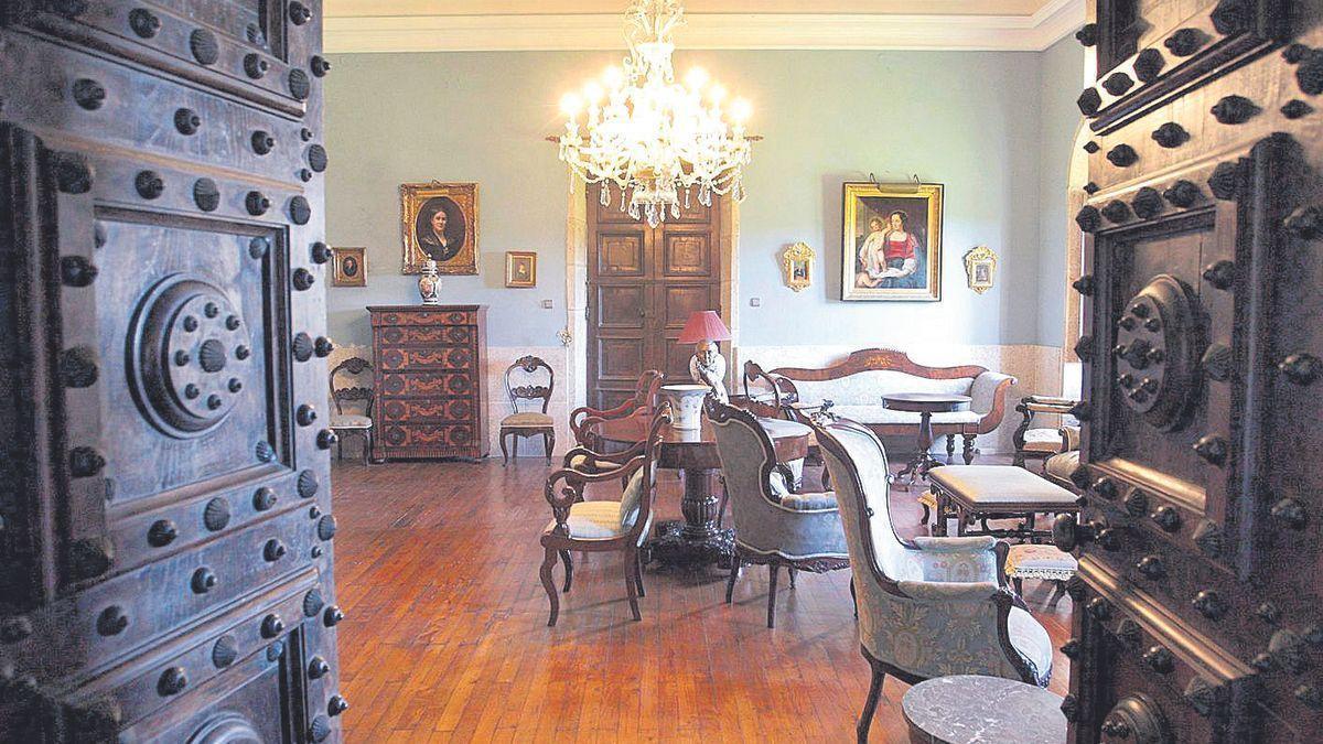 El jutjat prohibeix als Franco emportar-se 132 béns del Pazo de Meirás El jutjat prohibeix als Franco emportar-se 132 béns del Pazo de Meirás