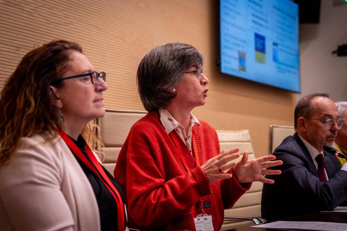 Barcelona 5/02/2026 Sociedad Comparecencia en el Parlament de l'Associació TOC Catalunya con Bellvitge y el Clínic en la comisión de salut del Parlament. Con la dra María del Pino Alonso Ortega y la dra. Luisa Lázaro. AUTOR: JORDI OTIX