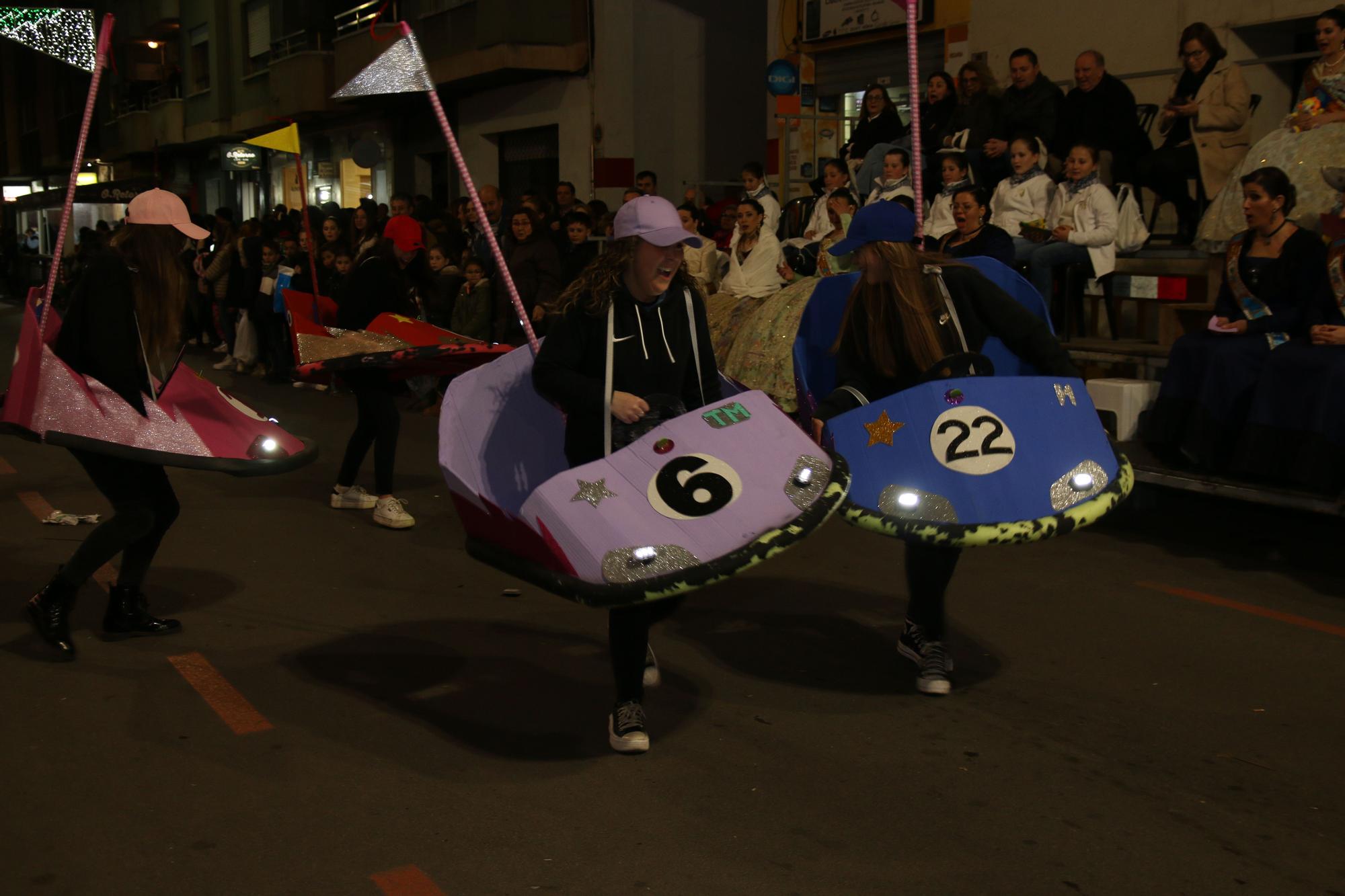 FOTOGALERÍA I La cabalgata del Ninot de Burriana, en imágenes